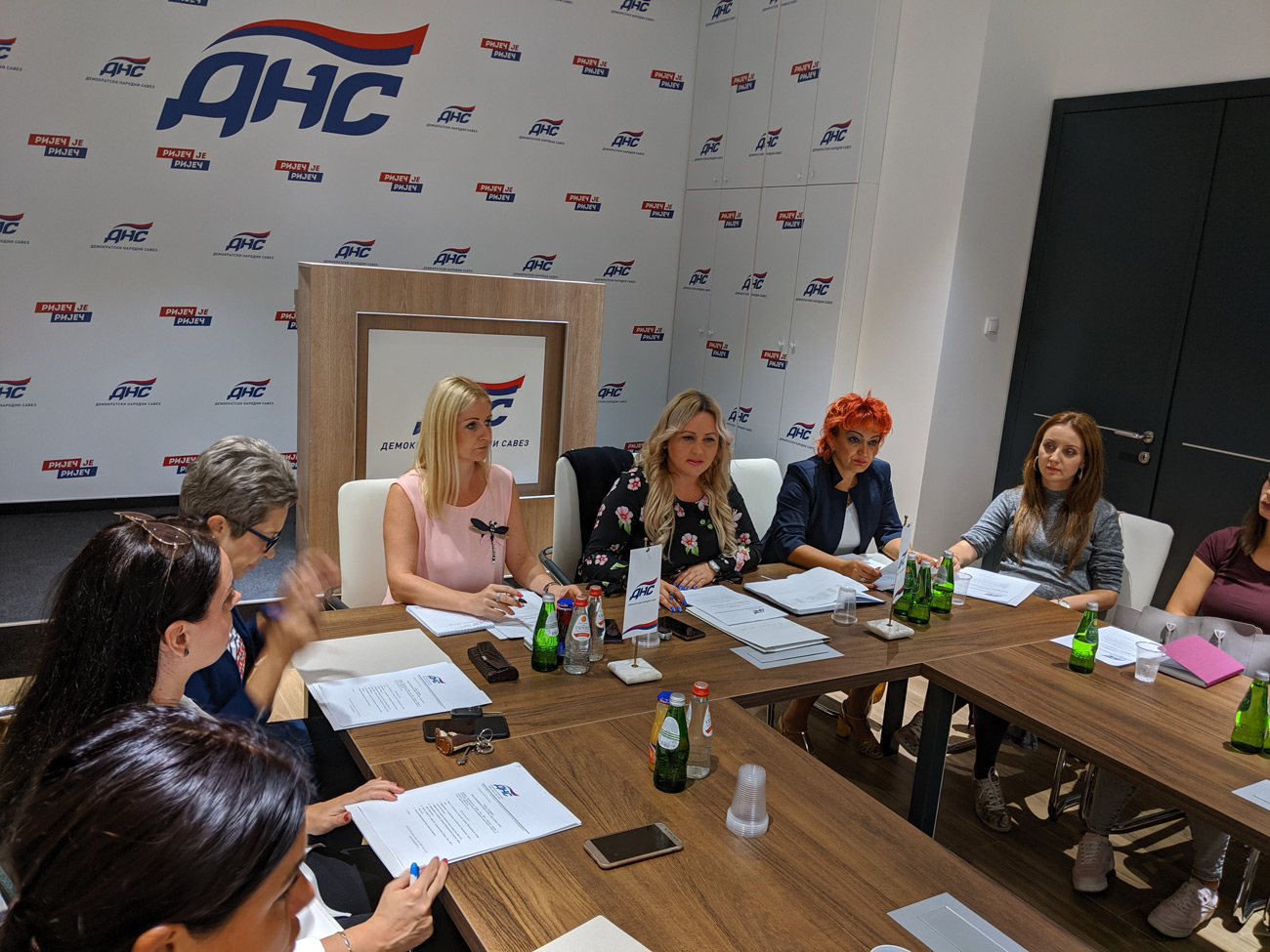 Одржан састанак Предсједништва Организације жена ДНС Бања Лука са координаторицама рејона