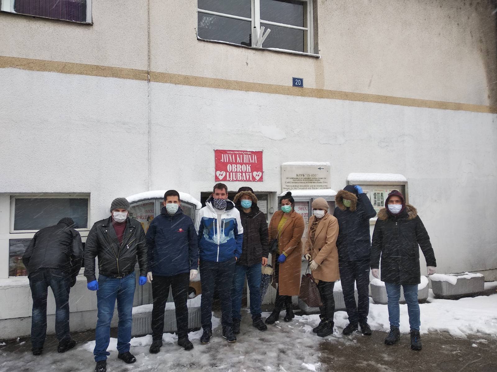 Чланови Градског одбора уручили помоћ хуманитарном удружењу „Мозаик пријатељства“